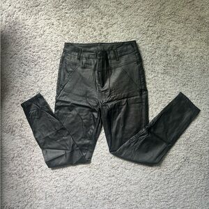 Womans black leather skinny pants